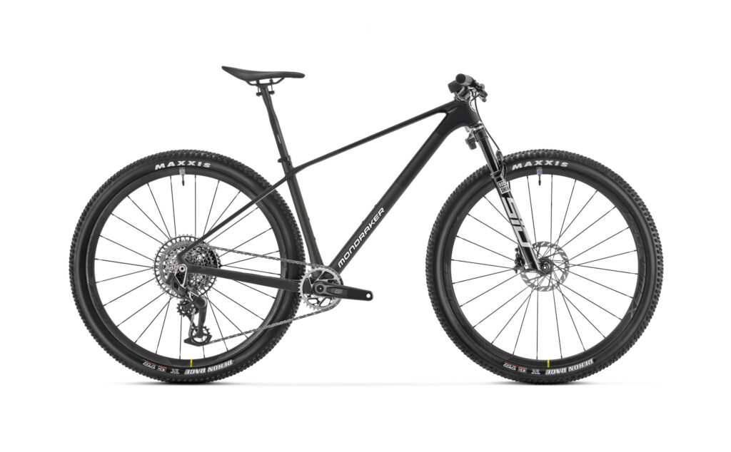 Podium RR 2026 Carbon