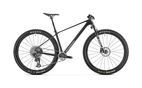 Podium RR 2026 Carbon